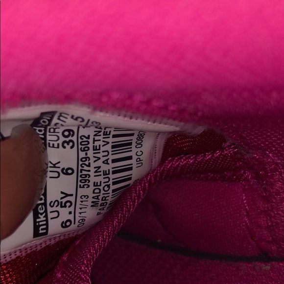 Nike - Picture 6 of 6